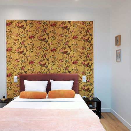 Modern Renovated Studio With A Touch Of Gilded Glamour Central Paris Apartment Bagian luar foto
